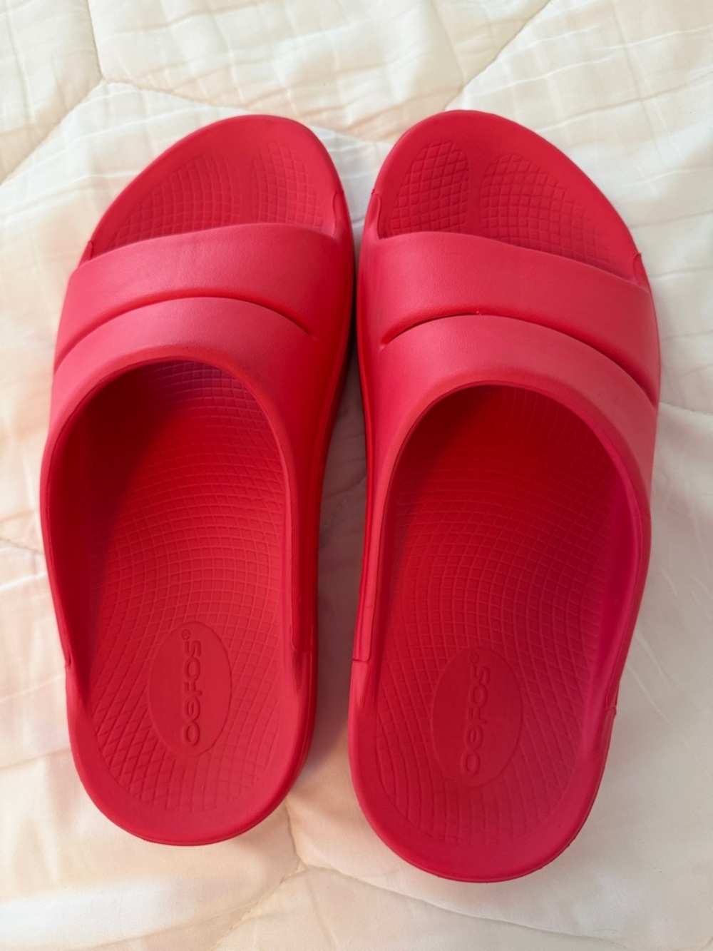 Oofos Ooahh slide womens size 10 - pink slip on recovery sandals